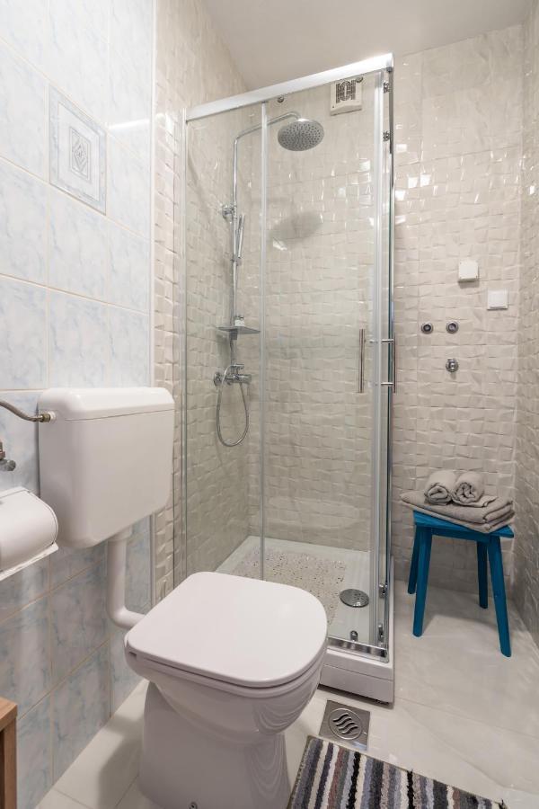 Alto 1 Studio Apartment ロヴィニ エクステリア 写真