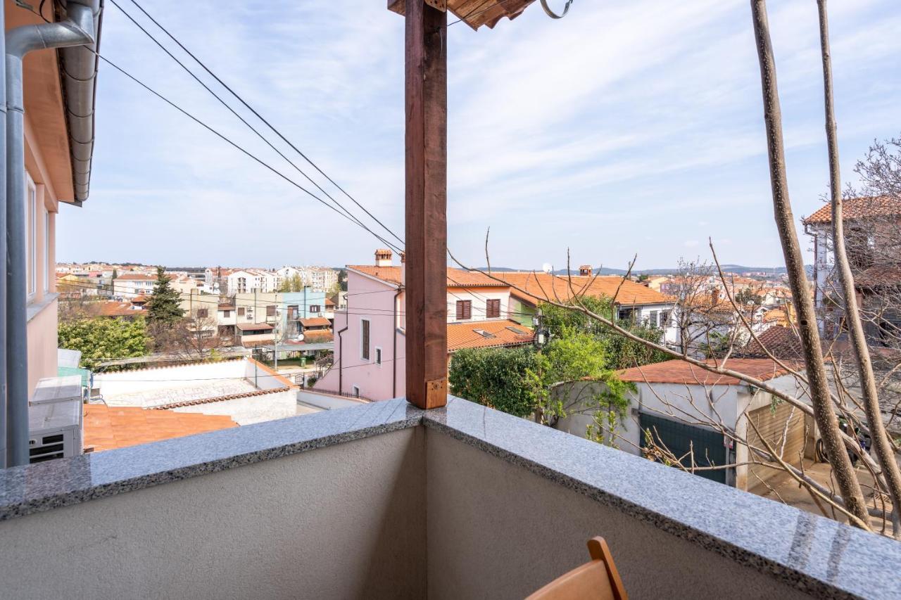 Alto 1 Studio Apartment ロヴィニ エクステリア 写真